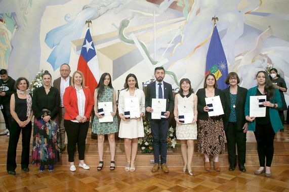 Universidad de Chile entregó Medalla Doctoral a seis nuevos graduados y graduadas de DOCNUTAL